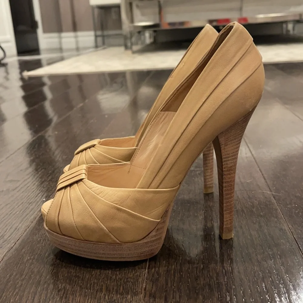 Fendi nude heels - Picture 3 of 5